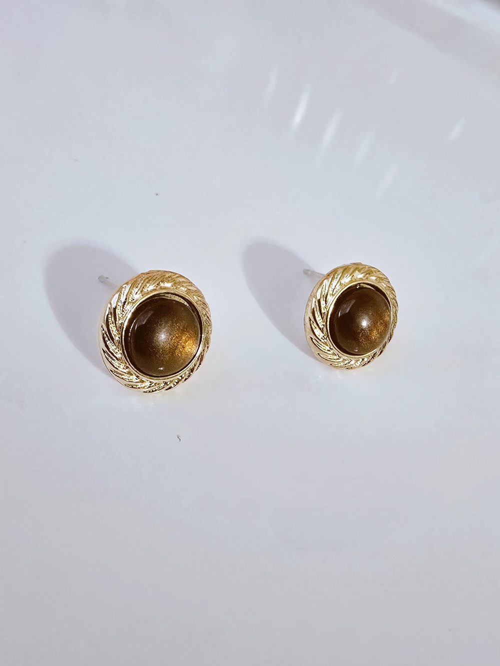 Gold-plated  Classic Round Brown Stone Stud Earrings -925 Silver Needle